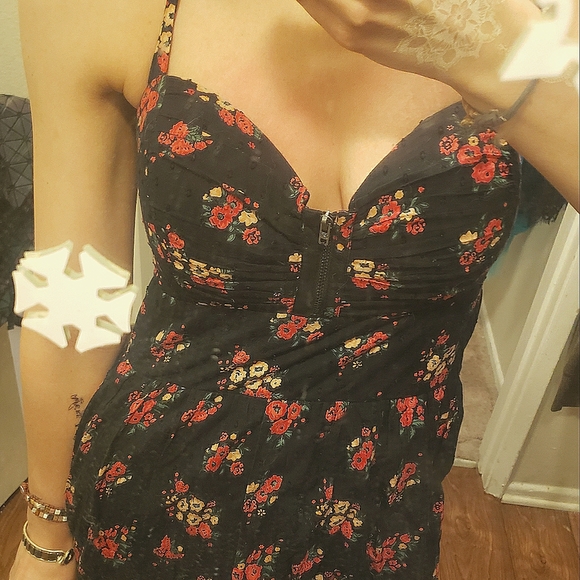 Floral & black backless halter bustier flare dress - Picture 3 of 14